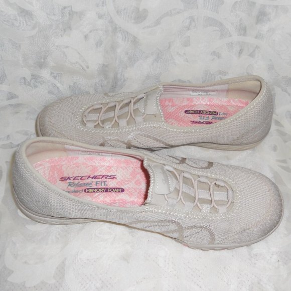 Skechers Relaxed Fit 8 Cream Slip Ons Air-Cooled Memory Foam - Picture 2 of 7